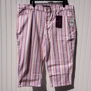 GLORIA VANDERBILT Capris Womens 18W Amanda Ribbon Pink Stripe Capri Jeans NWT